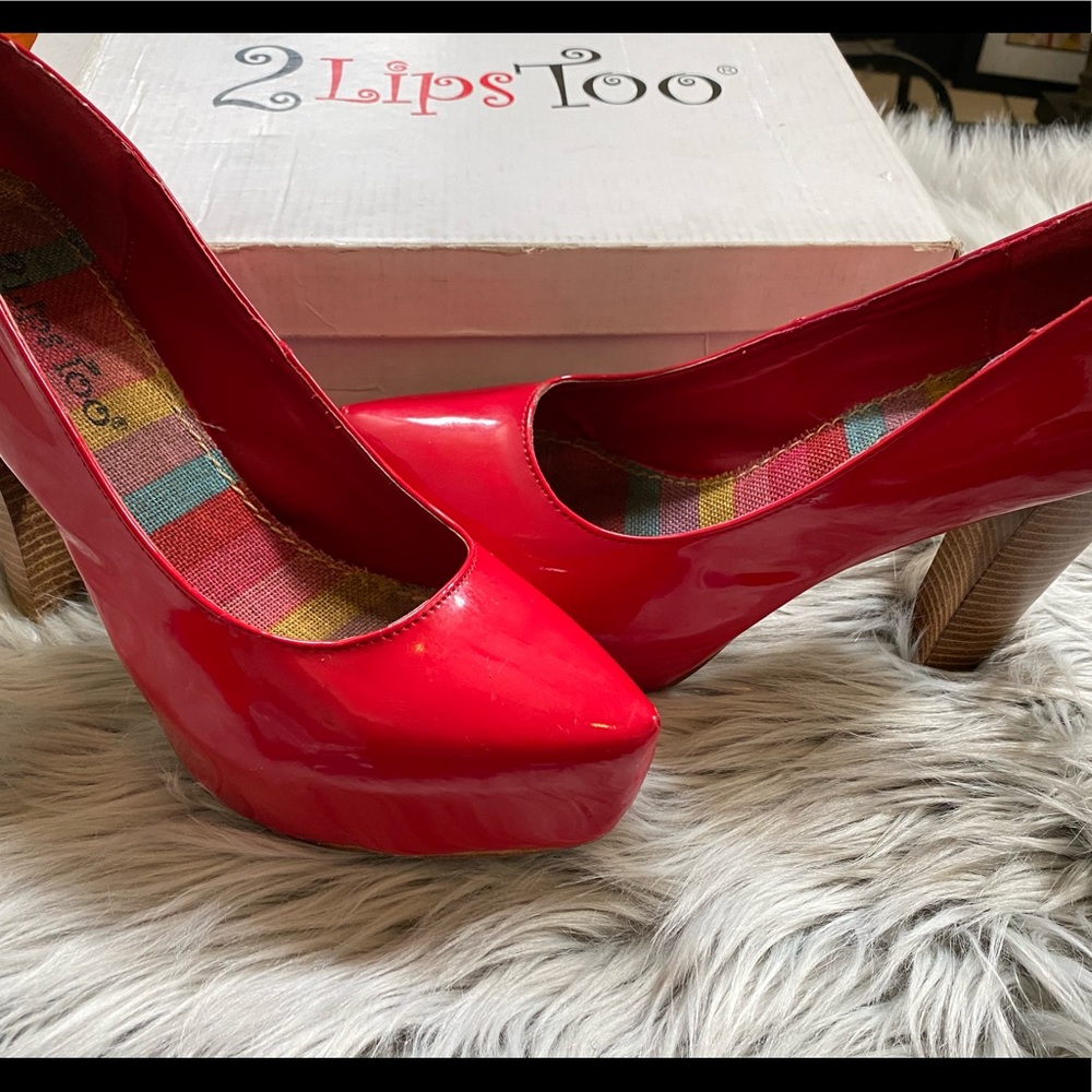 2 Lips Too Heels